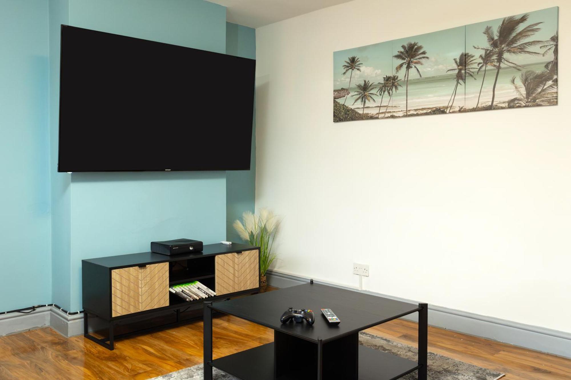 Comfortable 3 Bedrooms Leeds Beach House - Ideal For Family And Contractors - Free Parking For 2 Cars Bagian luar foto