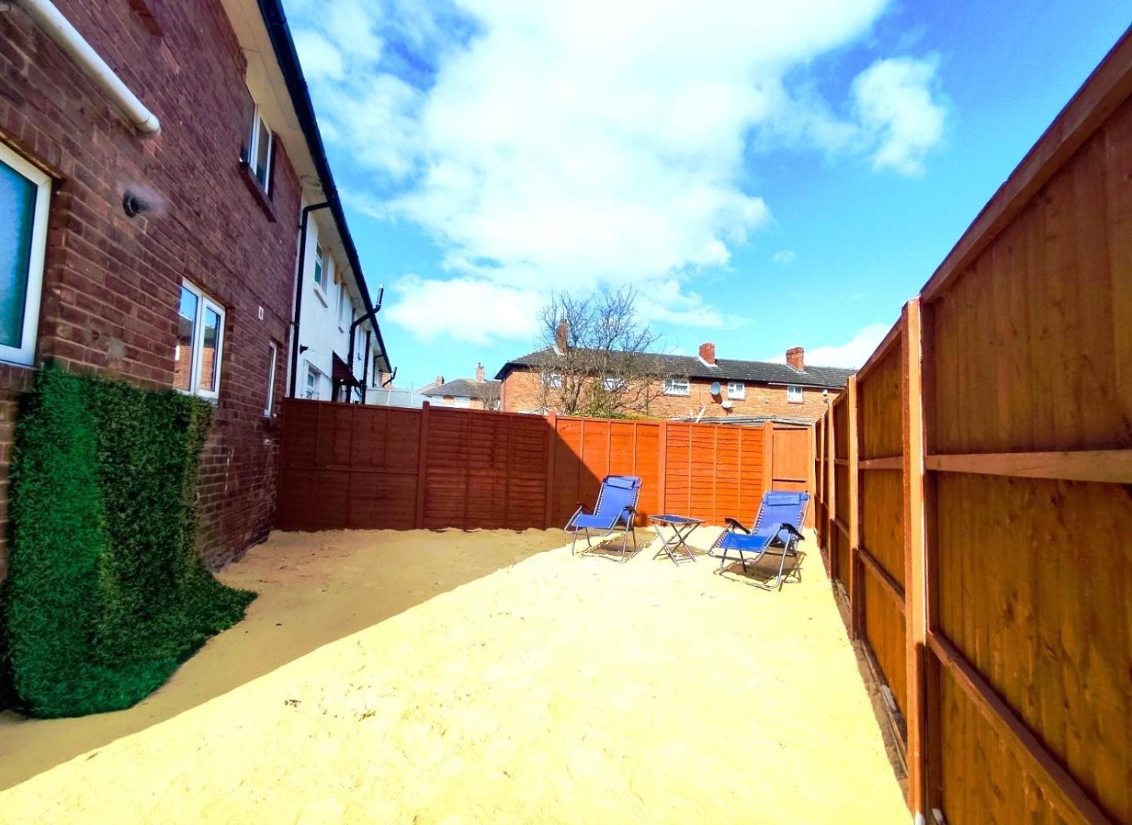 Comfortable 3 Bedrooms Leeds Beach House - Ideal For Family And Contractors - Free Parking For 2 Cars Bagian luar foto