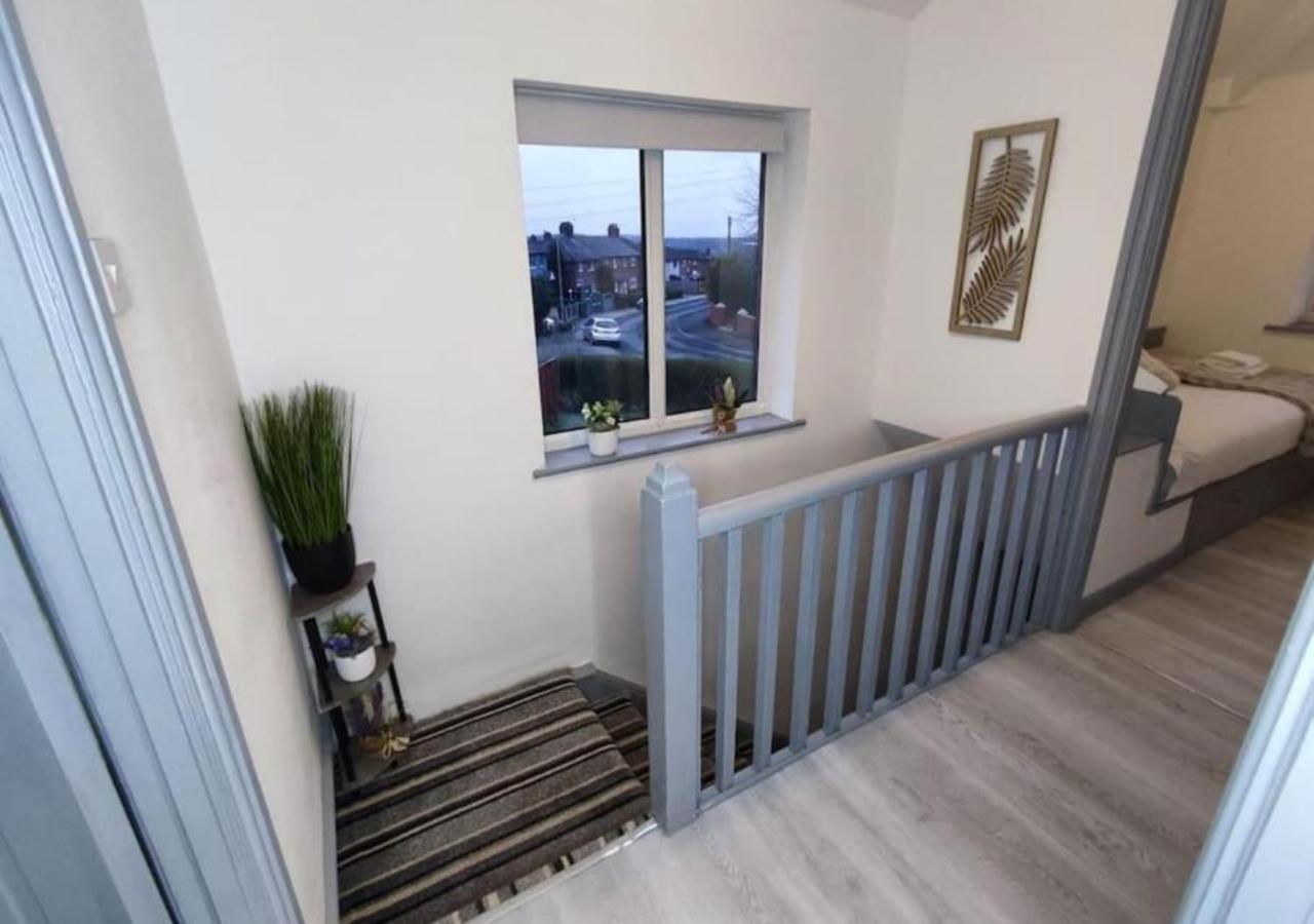 Comfortable 3 Bedrooms Leeds Beach House - Ideal For Family And Contractors - Free Parking For 2 Cars Bagian luar foto